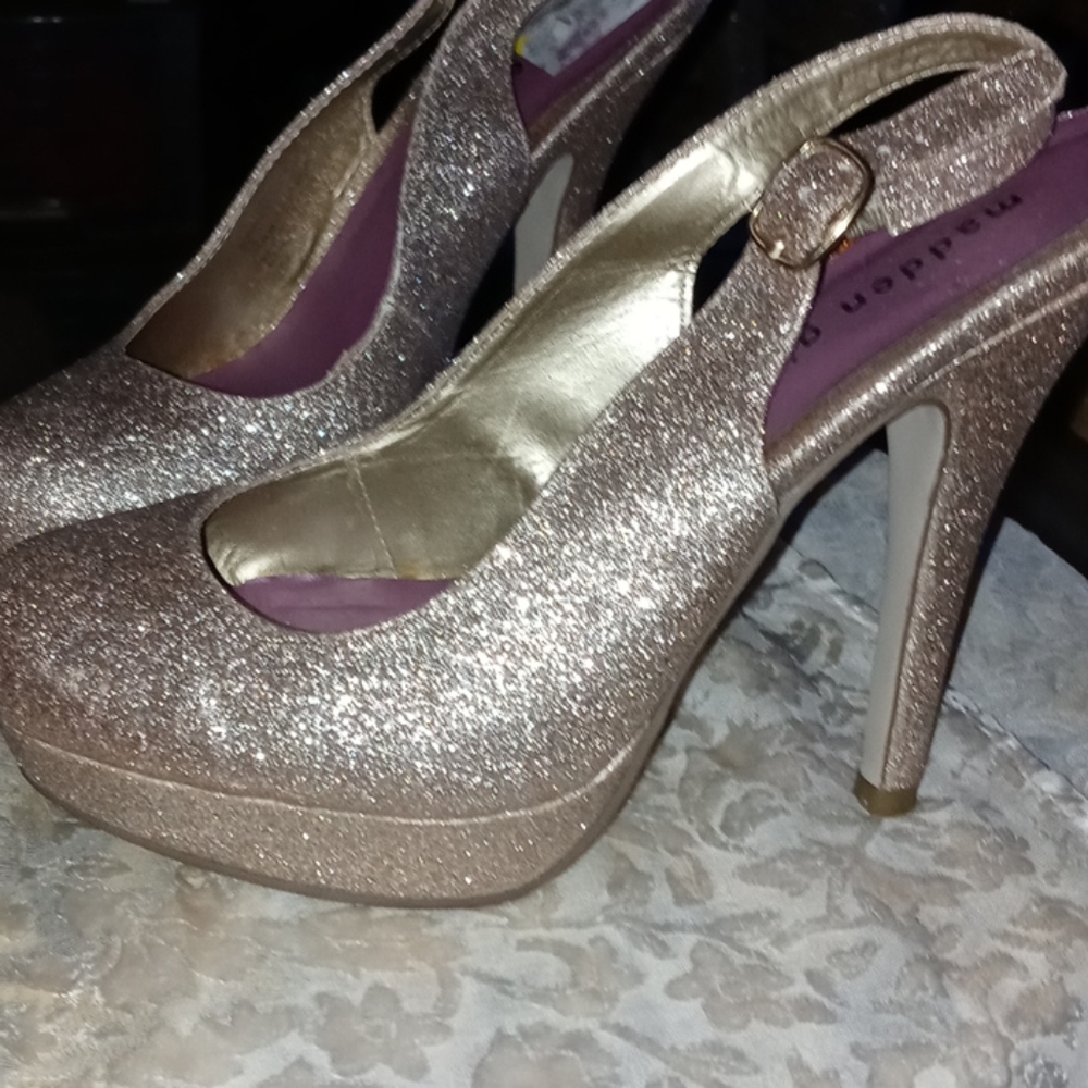 Madden Girl Glitter pumps